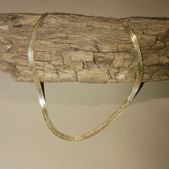 Vintage Gold Tone Diamond Cut Herringbone Necklace Lobster Clasp 16 inches - Picture 1 of 10